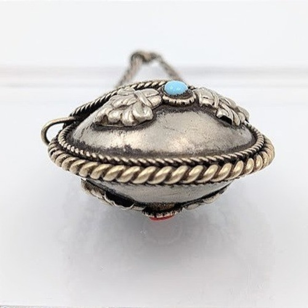 VTG Tibetan Himalayan Snuff Bottle Pendant Silver Tone Intricate - Picture 11 of 13